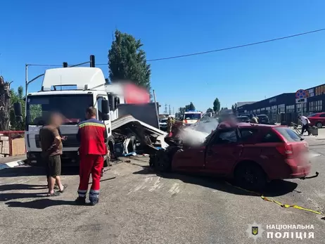 Внаслідок ДТП за участю вантажівки на Київщині загинула родина